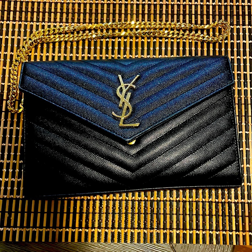 this is one of my favorite go out bags